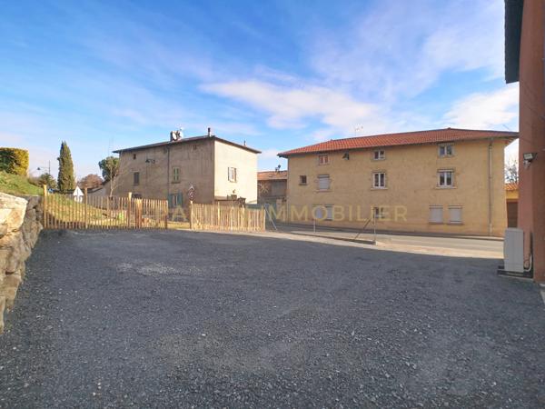 Sainte-Euphémie (01600) Maison de village rénovée 147 m² – DPE B – Écoles à pied – Sainte-Euphémie