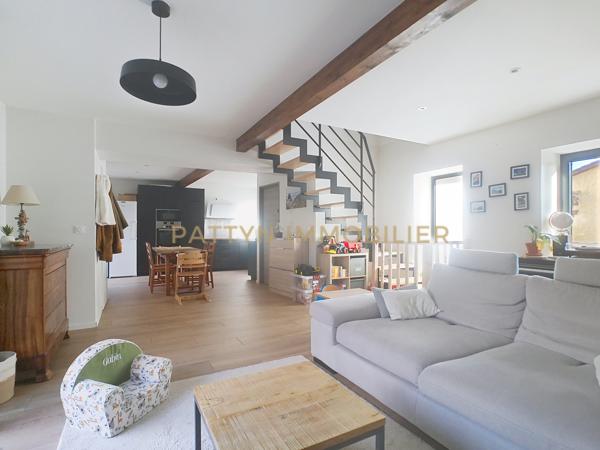 Sainte-Euphémie (01600) Maison de village rénovée 147 m² – DPE B – Écoles à pied – Sainte-Euphémie