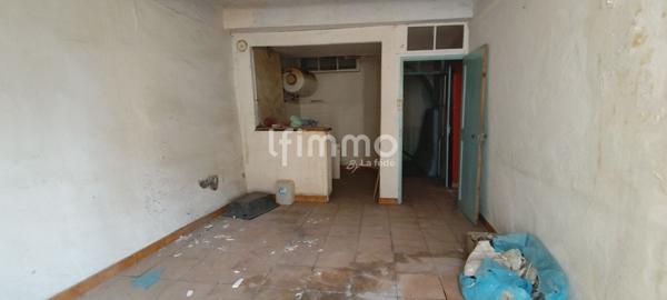 Ensemble immobilier de 3 maisons de village.