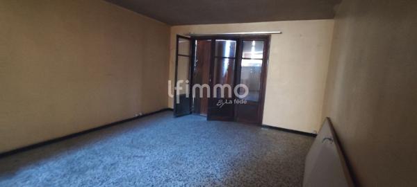 Ensemble immobilier de 3 maisons de village.