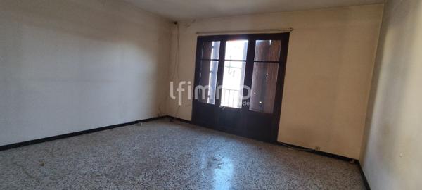 Ensemble immobilier de 3 maisons de village.