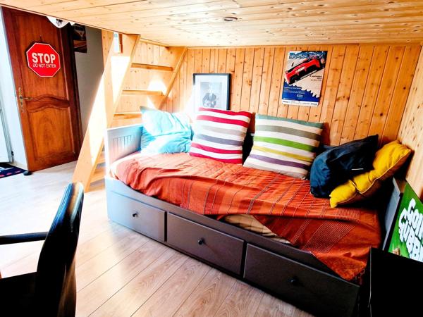 Nouveau prix 385000€ Maison d'environ 126m² sur terrain de 2642m²