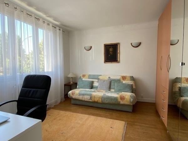 Maison familiale avec jardin et terrasse