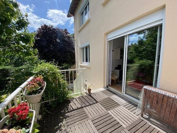 Maison familiale avec jardin et terrasse