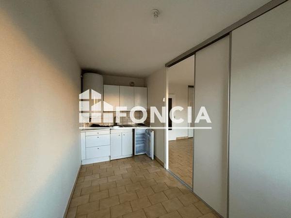 Location Studio 31.2 m² - 10 RUE MARYSE BASTIE Lyon 69008