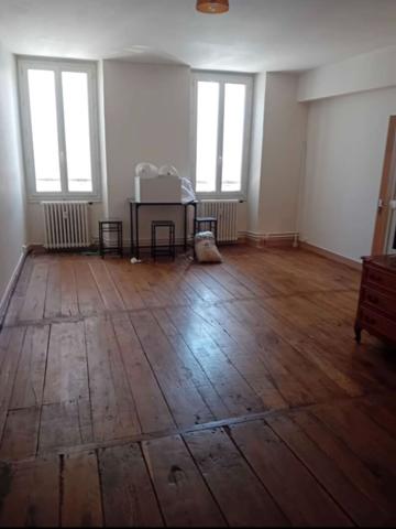 Appartement T2 avec pièce annexe ? Place du Marché, Mareuil-en-Périgord