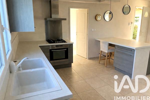 Maison à vendre 6 pièces 148 m² Sauveterre