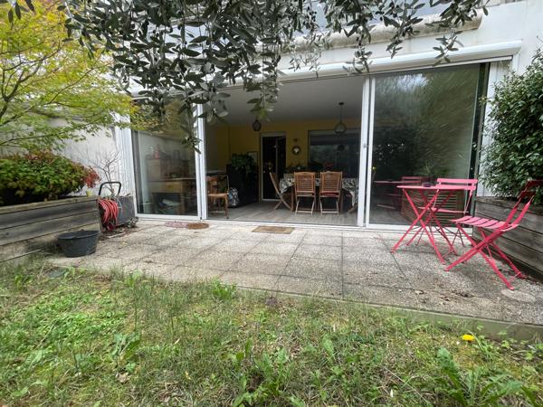 Valence (26000) – Quartier Chateauvert -Appartement avec jardin privatif, deux garages et accessibilité PMR.