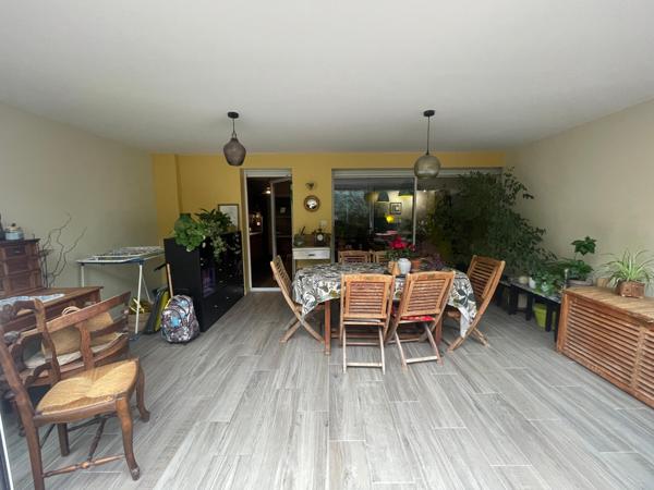 Valence (26000) – Quartier Chateauvert -Appartement avec jardin privatif, deux garages et accessibilité PMR.