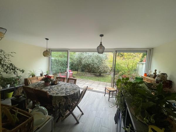 Valence (26000) – Quartier Chateauvert -Appartement avec jardin privatif, deux garages et accessibilité PMR.