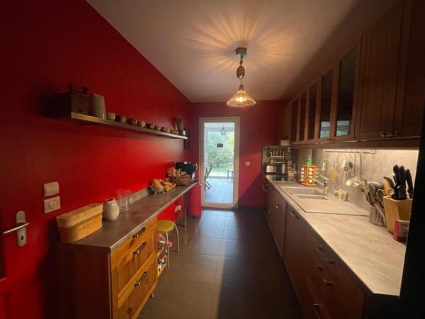 Valence (26000) – Quartier Chateauvert -Appartement avec jardin privatif, deux garages et accessibilité PMR.