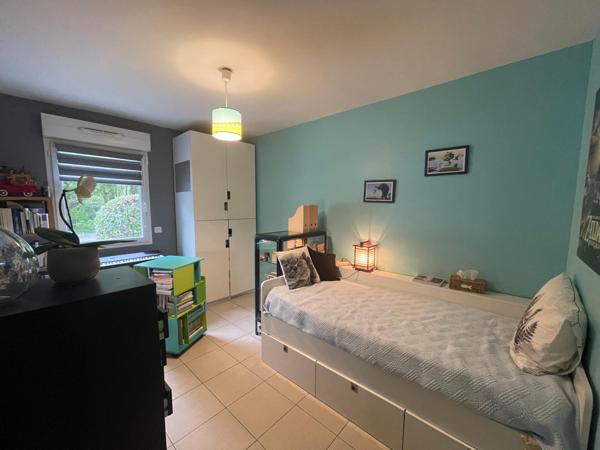 Valence (26000) – Quartier Chateauvert -Appartement avec jardin privatif, deux garages et accessibilité PMR.