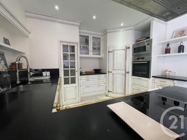 maison à vendre  10 pièces - 339 m2 YZEURE - 03