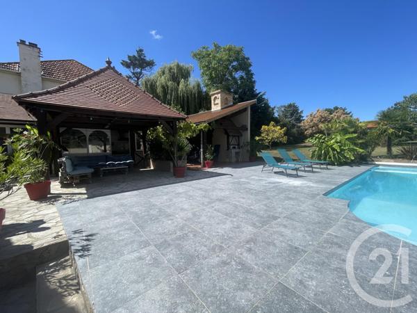 maison à vendre  10 pièces - 339 m2 YZEURE - 03