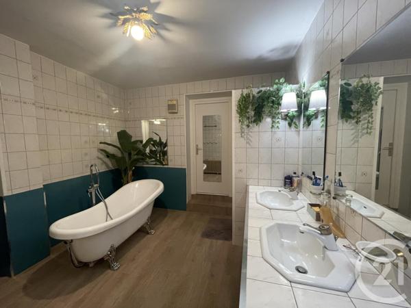 maison à vendre  10 pièces - 339 m2 YZEURE - 03