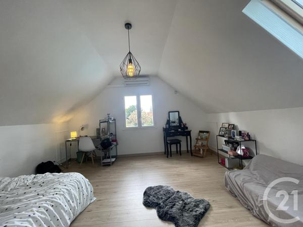 maison à vendre  10 pièces - 339 m2 YZEURE - 03