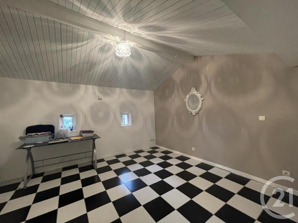 maison à vendre  10 pièces - 339 m2 YZEURE - 03