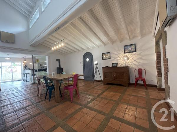 maison à vendre  10 pièces - 339 m2 YZEURE - 03