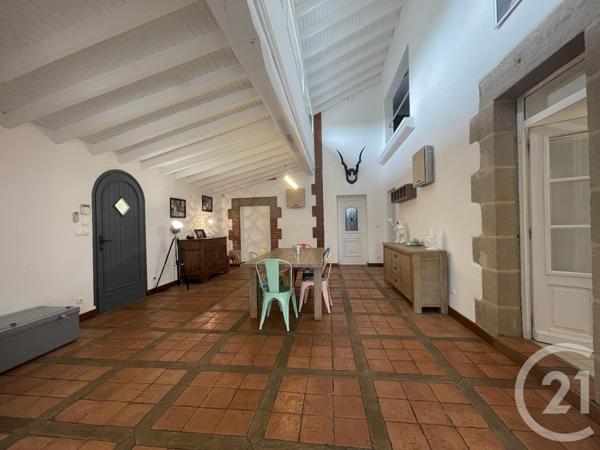 maison à vendre  10 pièces - 339 m2 YZEURE - 03