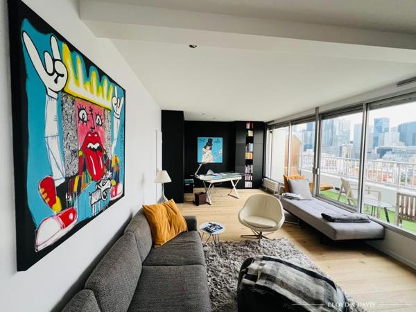 SPLENDIDE APPARTEMENT AU DERNIER ETAGE - VUE TOUR EIFFEL ET SACRE COEUR