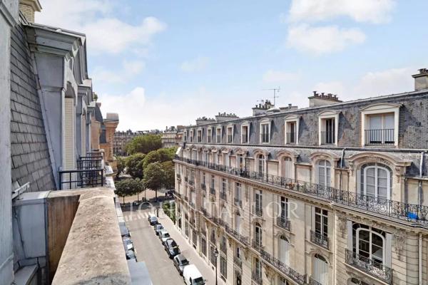 Appartement avec balcon coeur Triangle d'or - Montaigne