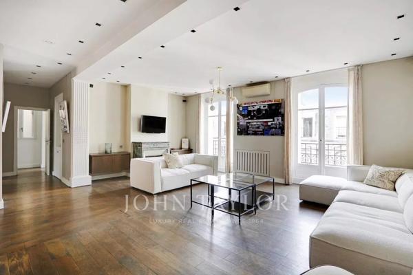 Appartement avec balcon coeur Triangle d'or - Montaigne