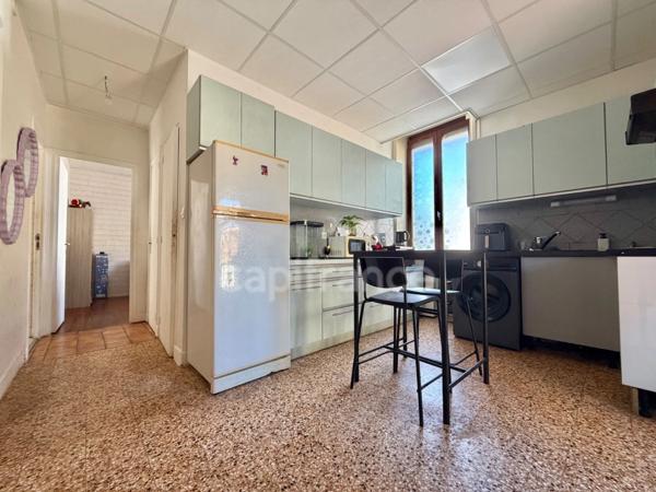 APPARTEMENT 61 M2, 2 CHAMBRE, COUR DE 80 M2, GARAGE, FIBRE OPTIQUE, DOUBLE VITRAGE + VOLETS ROULANTS, CAVE DE 31 M2, FAIBLE CHARGES DE COPROPRIÉTÉ