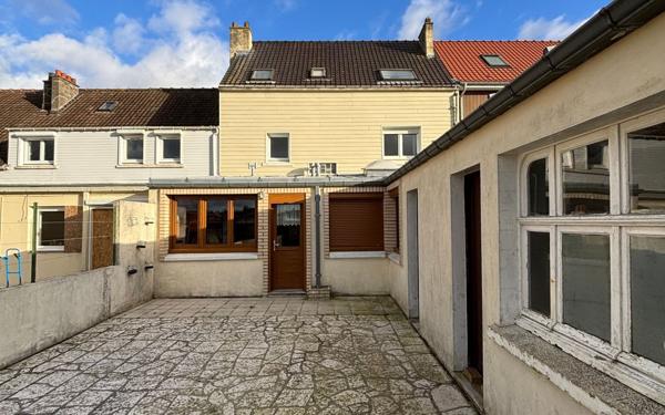 Maison à vendre    7 pièces • 140 m2 Saint-Martin-Boulogne