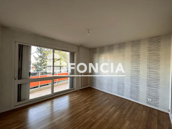 Location Appartement 3 pièces 92.5 m² - 9A PLACE DE LA REPUBLIQUE Cormontreuil 51350