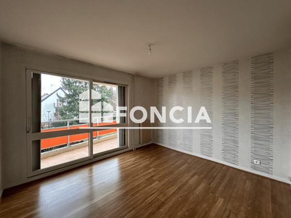 Location Appartement 3 pièces 92.5 m² - 9A PLACE DE LA REPUBLIQUE Cormontreuil 51350