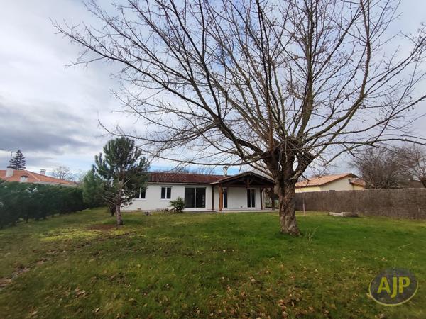 Location maison Avensan : 1 250 € - AJP Pauillac Immobilier