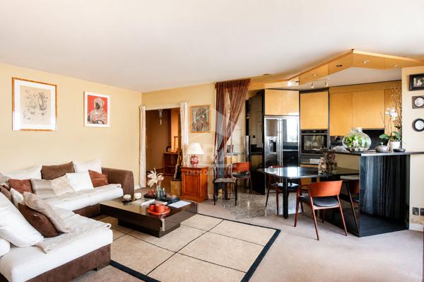 4 pièces 95m²- DERNIER ETAGE-LUMINEUX-BALCON-2 PARKINGS