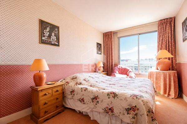 4 pièces 95m²- DERNIER ETAGE-LUMINEUX-BALCON-2 PARKINGS