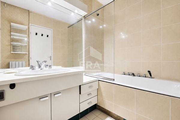 4 pièces 95m²- DERNIER ETAGE-LUMINEUX-BALCON-2 PARKINGS