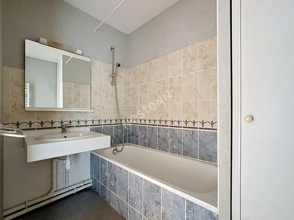 Appartement T2 à vendre - Centre historique, parking et cave.