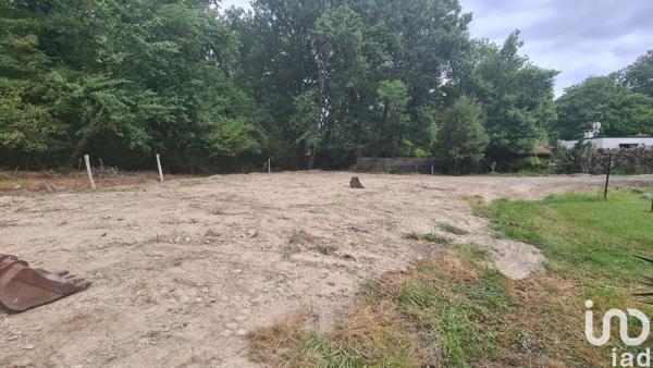 Terrain à vendre 1 800 m² Le Pian-Médoc