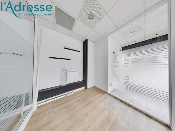 Local commercial Noisy Le Grand 123 m2