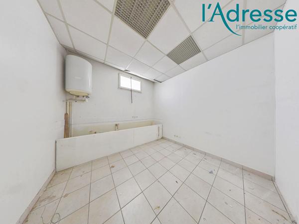 Local commercial Noisy Le Grand 123 m2