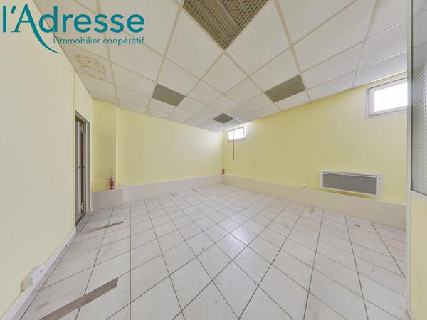 Local commercial Noisy Le Grand 123 m2