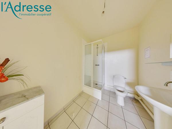 Local commercial Noisy Le Grand 123 m2