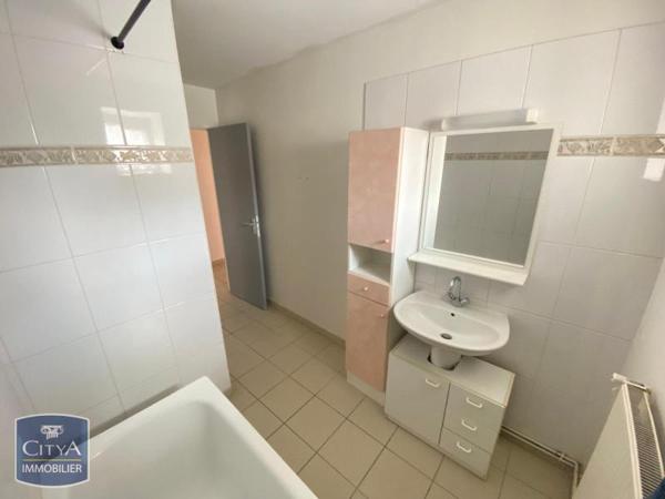 Appartement à louer 3 pièces 76.5m²