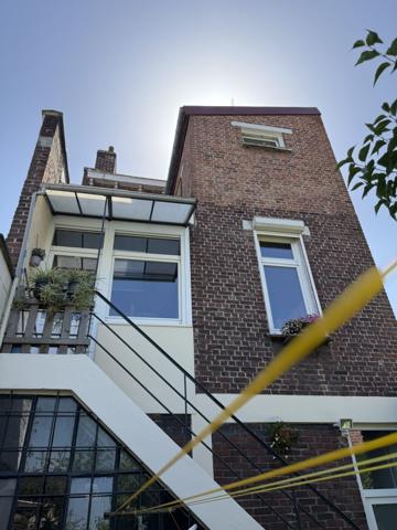 BEL ETAGE AVEC TERRAIN ATTENANT