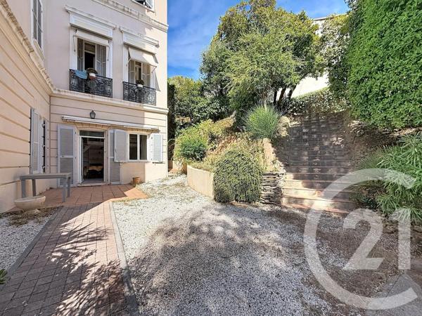 Appartement F2 à vendre  2 pièces - 56,63 m 2   HYERES  - 83