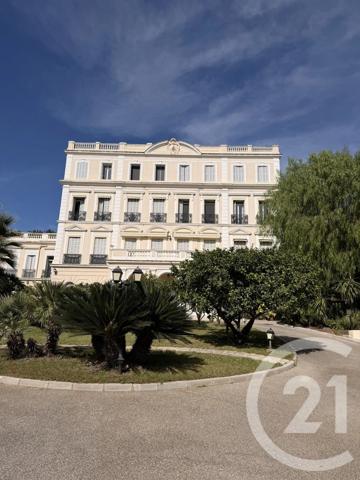 Appartement F2 à vendre  2 pièces - 56,63 m 2   HYERES  - 83