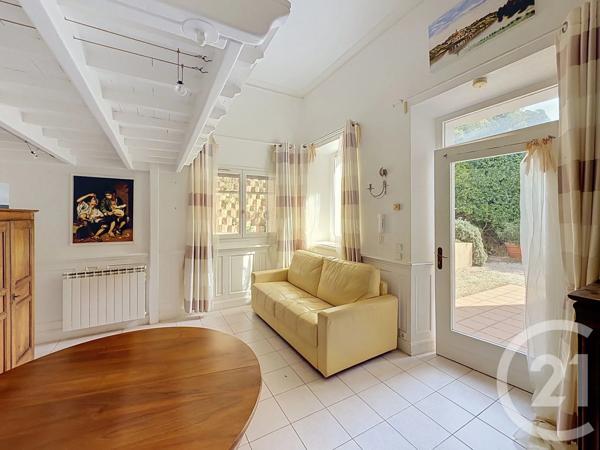Appartement F2 à vendre  2 pièces - 56,63 m 2   HYERES  - 83