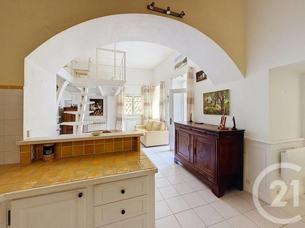 Appartement F2 à vendre  2 pièces - 56,63 m 2   HYERES  - 83