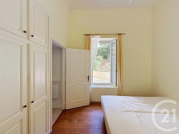 Appartement F2 à vendre  2 pièces - 56,63 m 2   HYERES  - 83