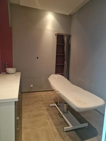 Local/bureau Commerce à louer PIETRANERA (20)