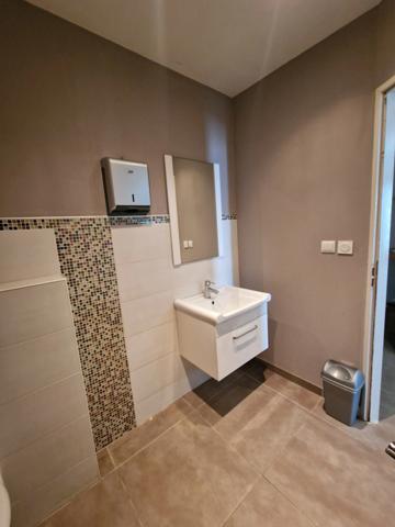 Local/bureau Commerce à louer PIETRANERA (20)