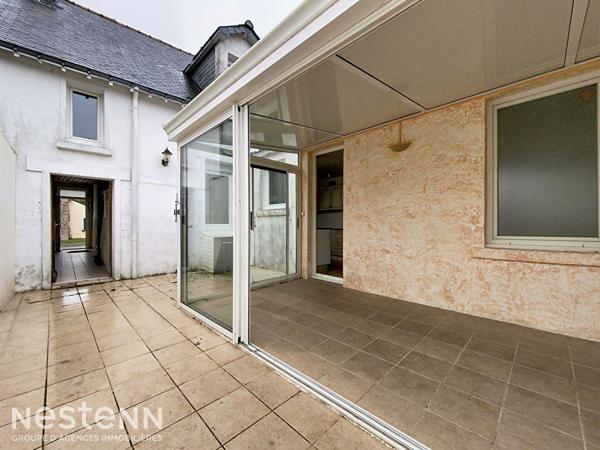 Maison de bourg des années 40 à rénover, 90m², 2 chambres et un bureau